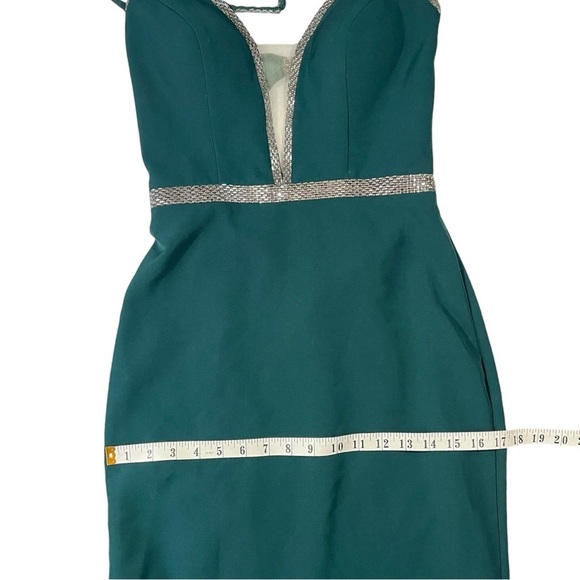 NWT Glow Emerald Green and Silver Bead Illusion Mermaid Gown sz 6 - Picture 12 of 16